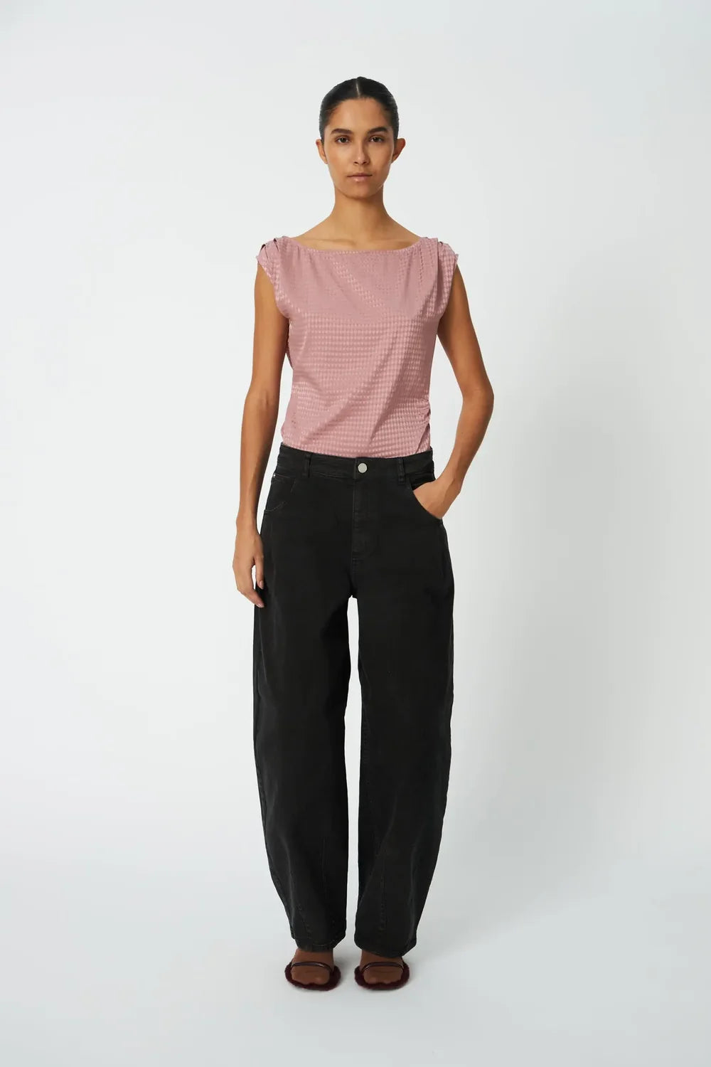 Stella Nova Barrel Jean in Almost Black