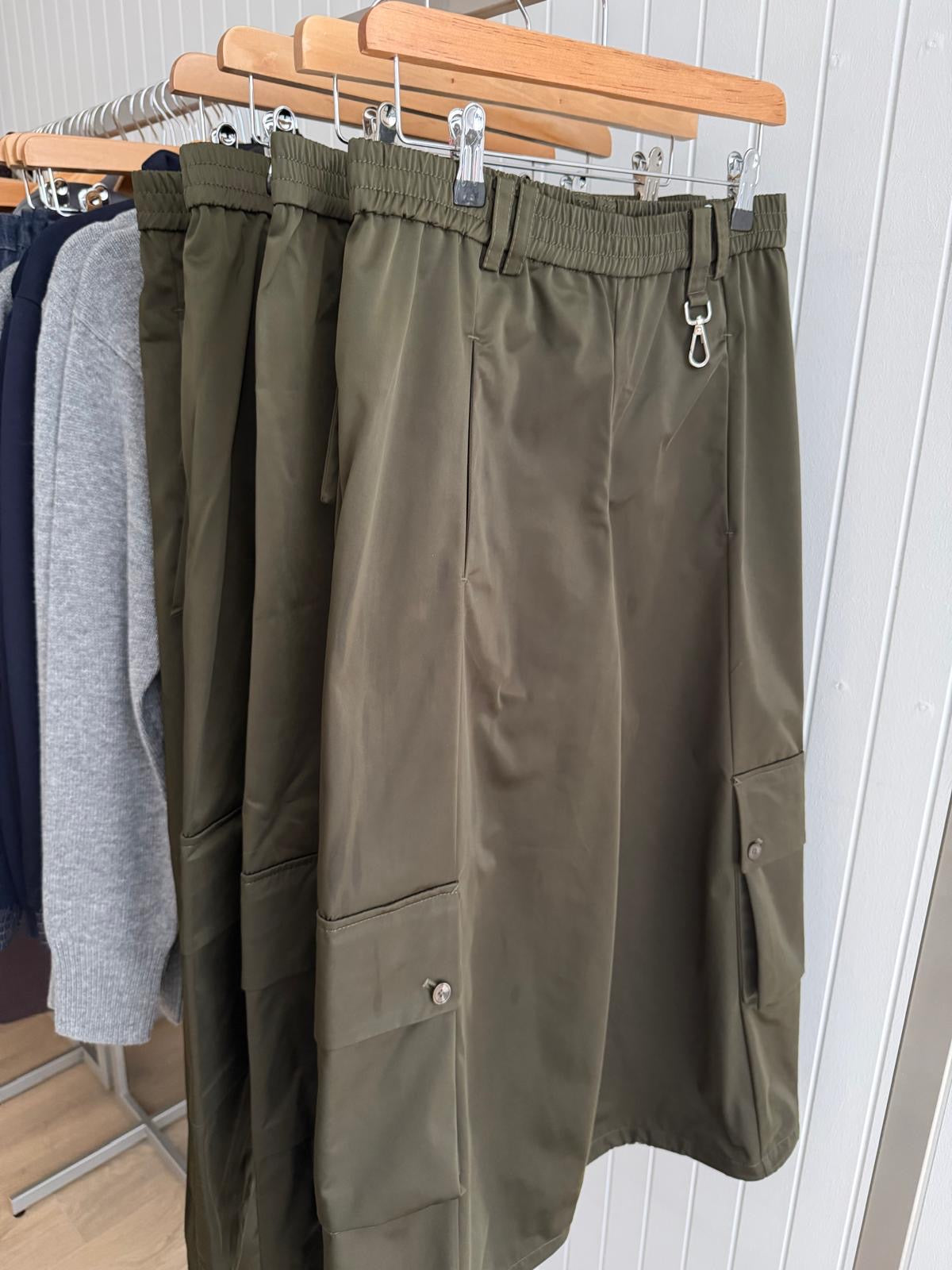 Creton Crzemma Pant in Olive Green