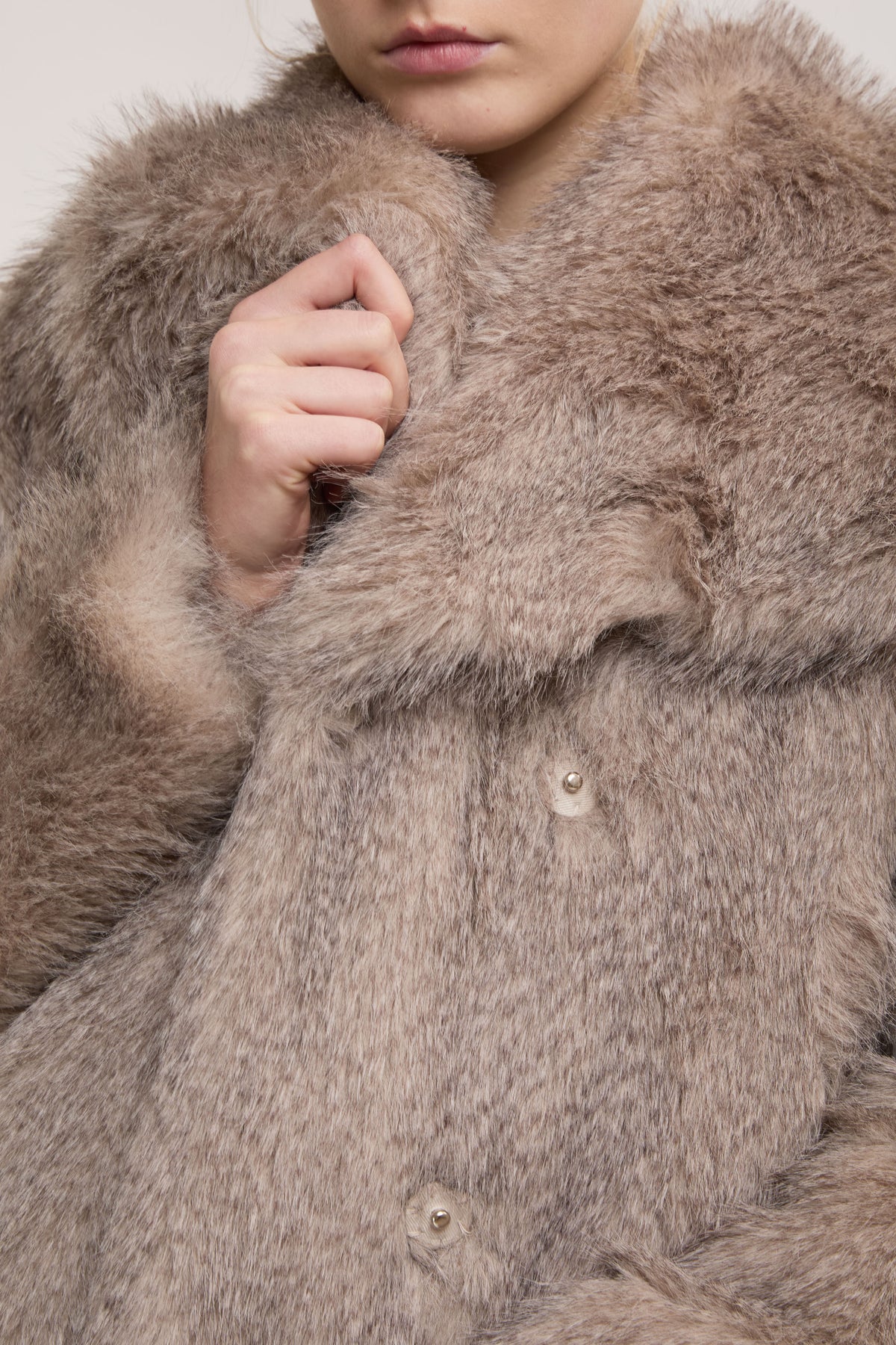 Eleh Faux Fur Jacket in Grey 260123
