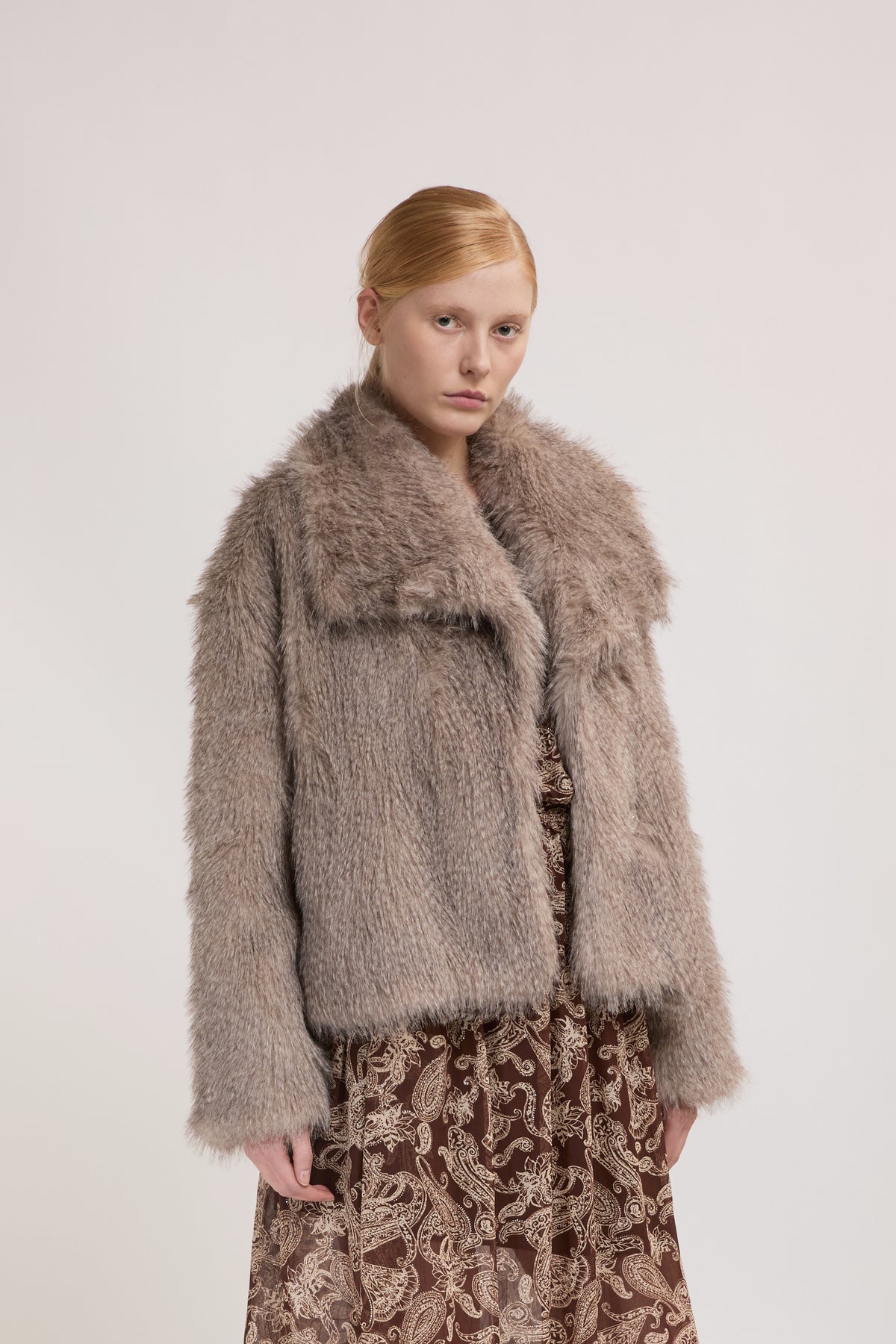 Eleh Faux Fur Jacket in Grey 260123