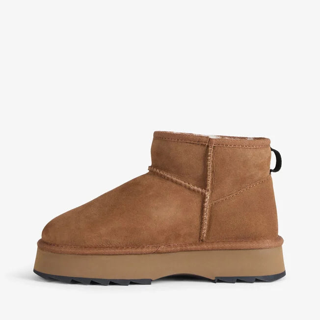 Emu Australia Sharky Micro Flatform In Chestnut