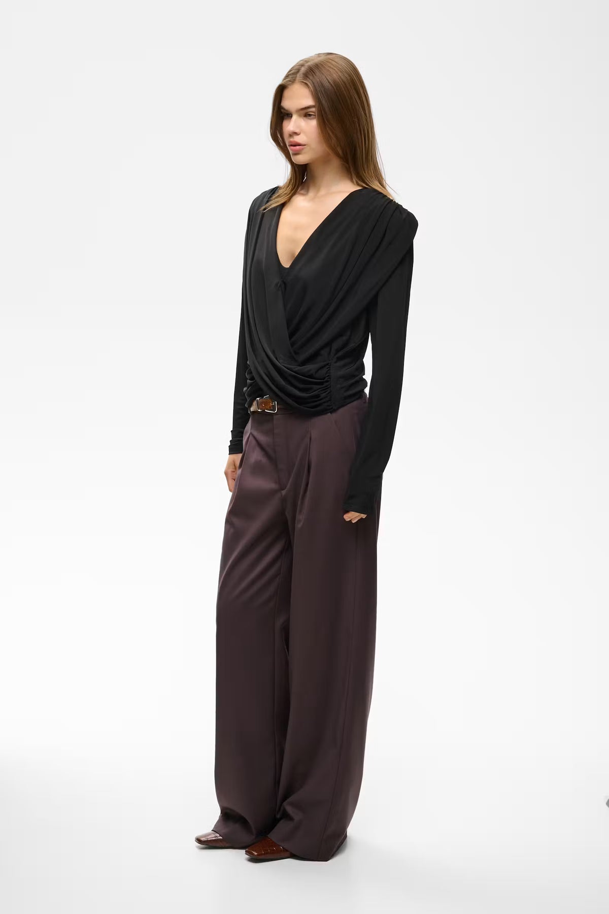 Gestuz Josefi Top In Slate Black