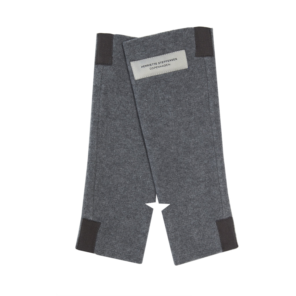 Henriette Steffensen Wrist Warmers in Grey