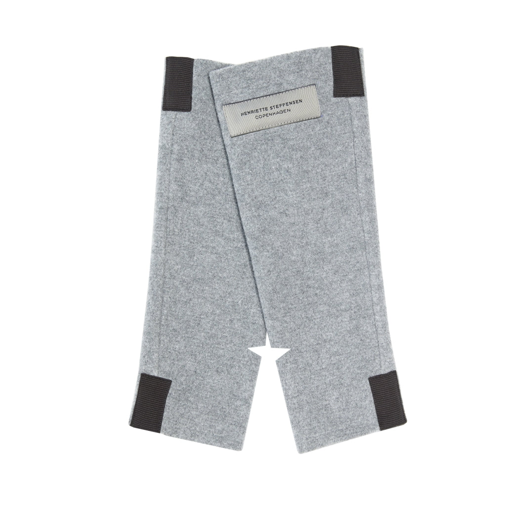 Henriette Steffensen Wrist Warmers in Light Grey