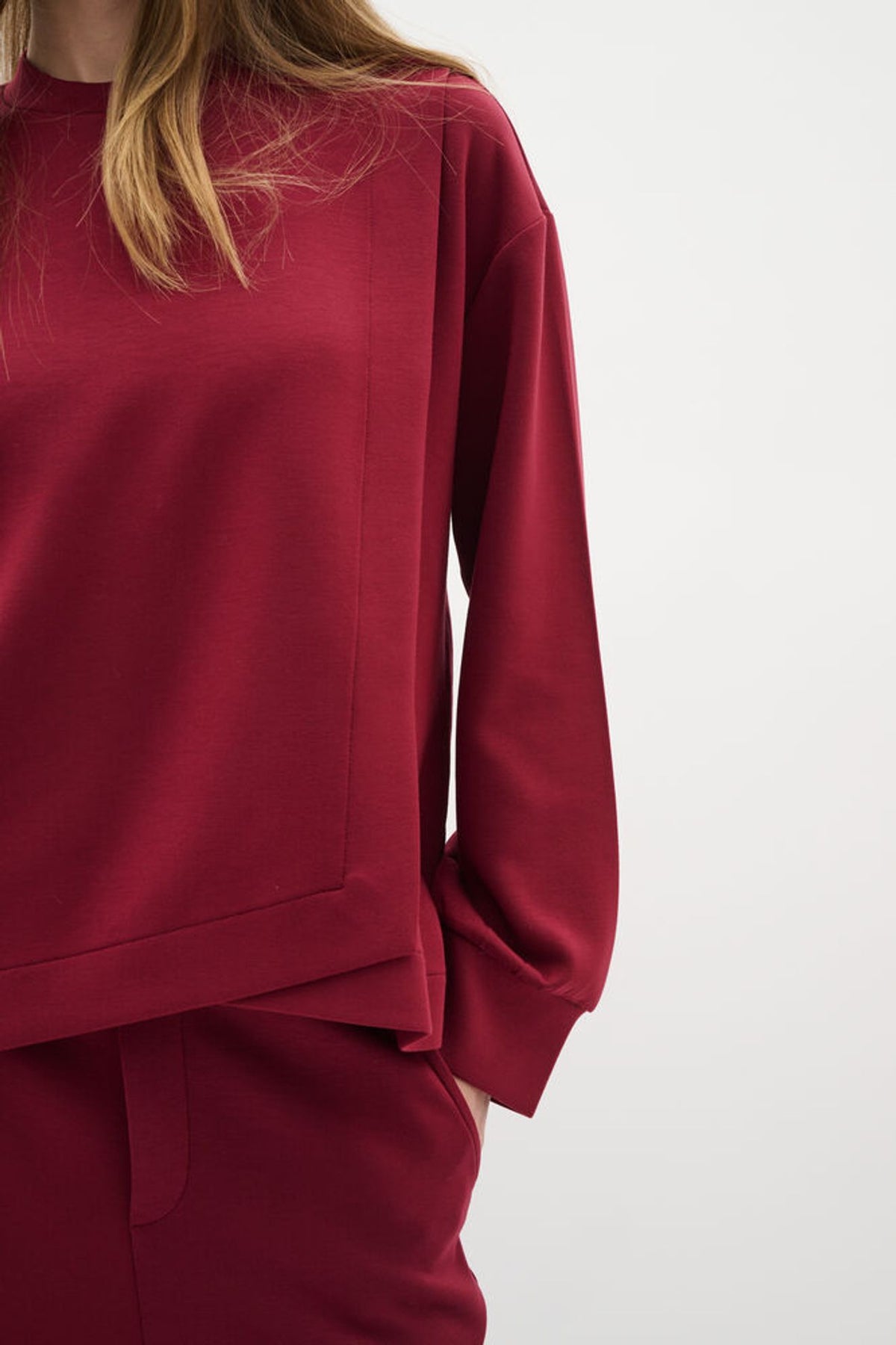 Inwea Gida Vincent Sweatshirt in Cabernet