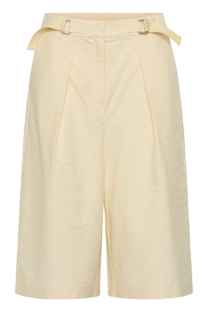 Karen By Simonsen Falka Long Shorts in Cream
