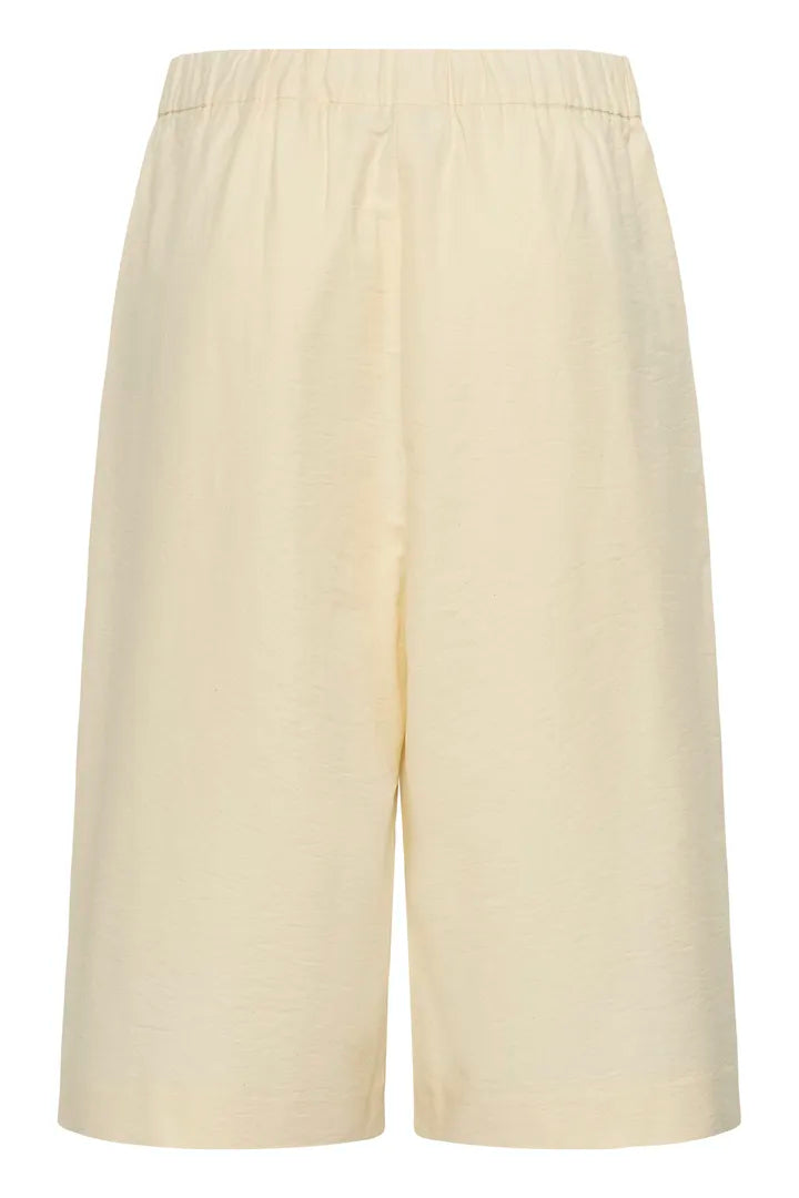 Karen By Simonsen Falka Long Shorts in Cream