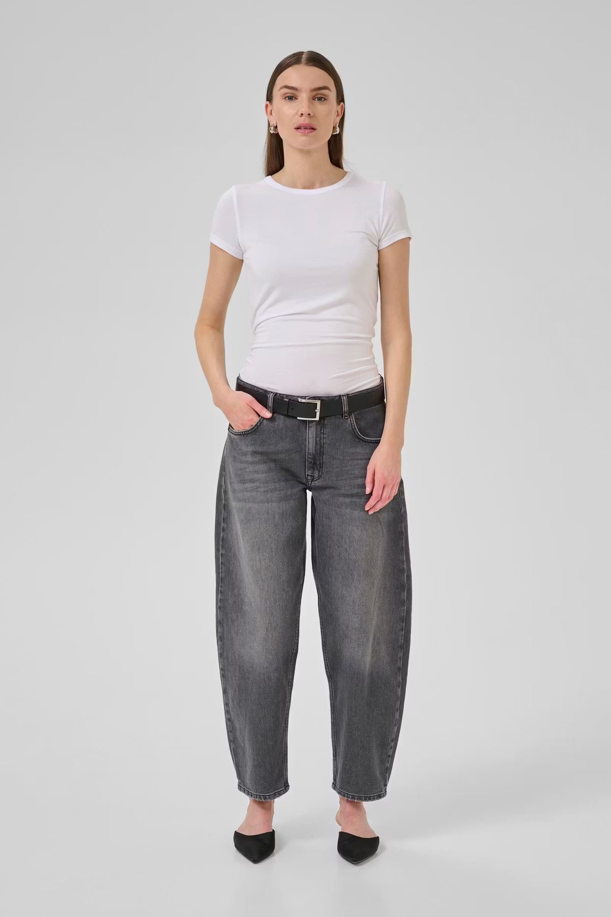 My Essential Wardrobe Barrel Ball 139 Jeans In Dark Grey Retro Wash