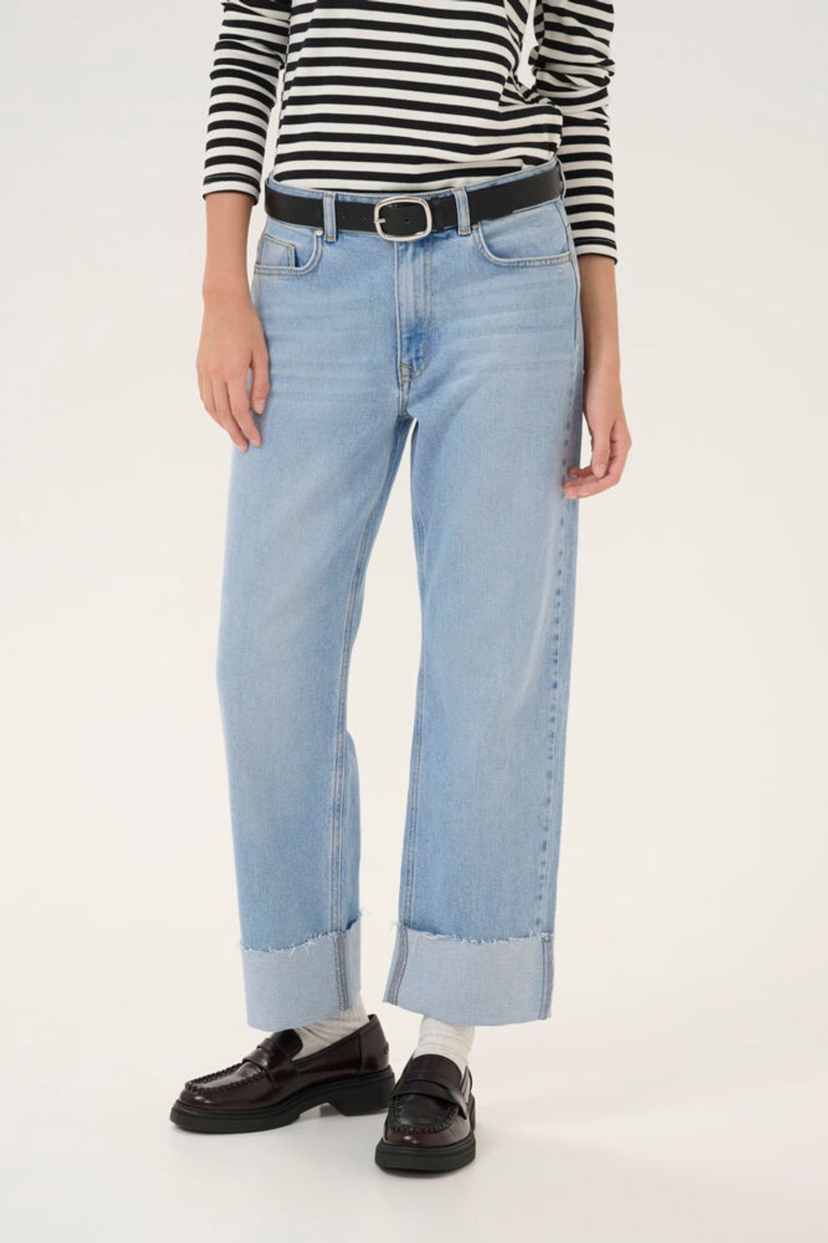 My Essential Wardrobe Dallas Jean in Light Blue Wash