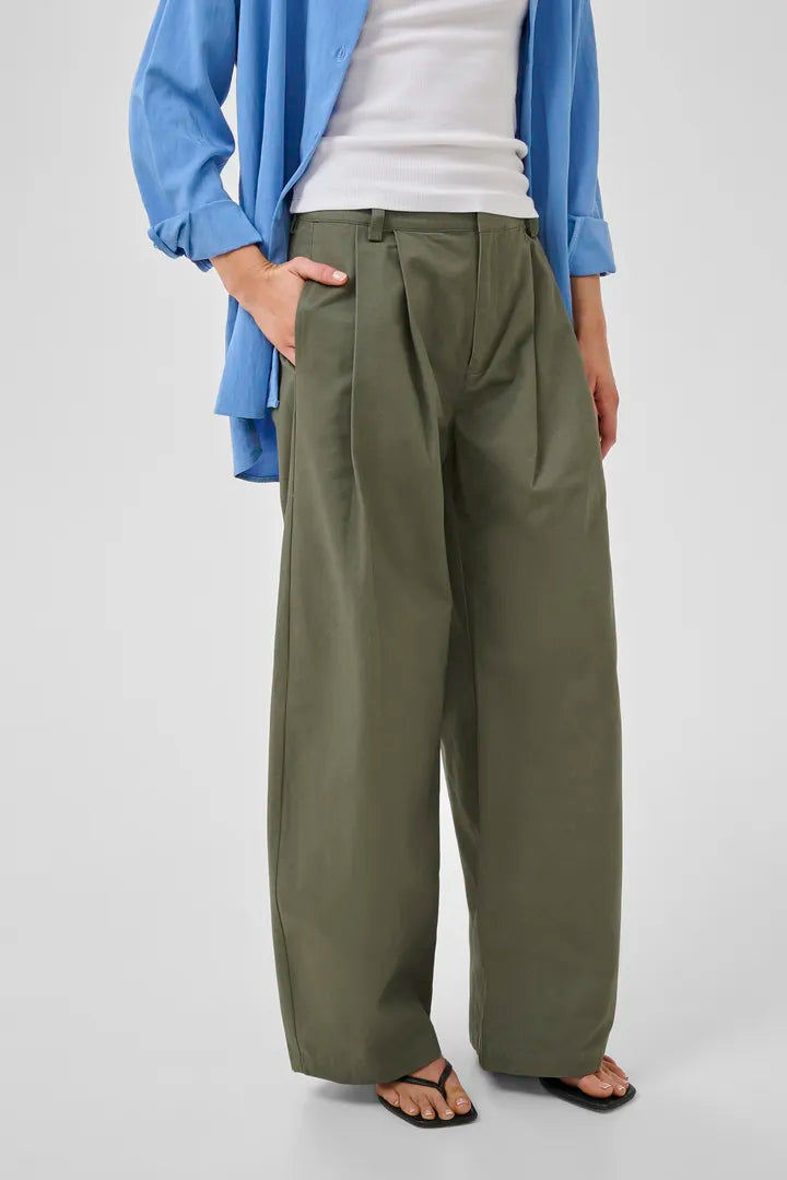 My Essential Wardrobe Gisva Pant In Forest Green