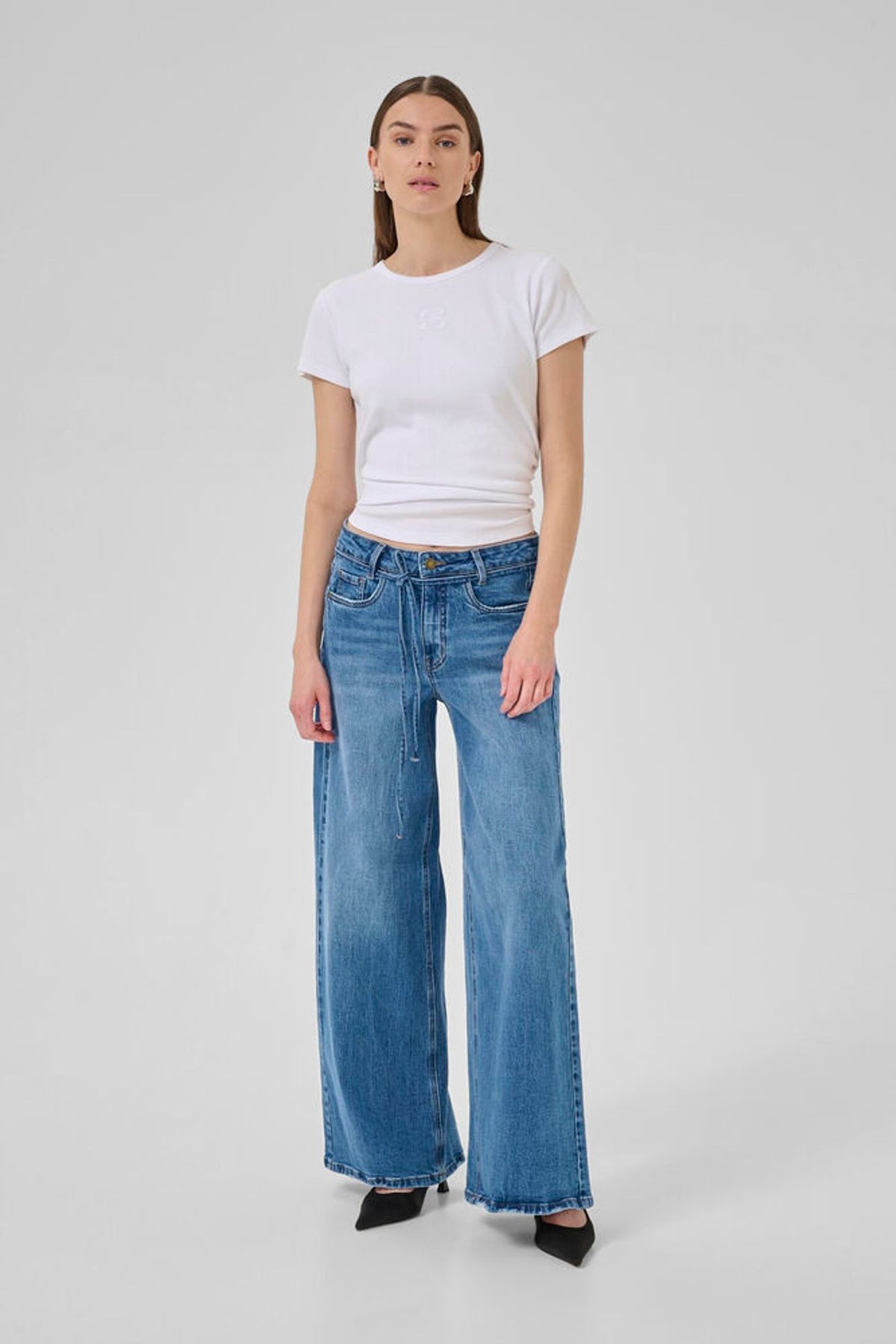 My Essential Wardrobe Karo Jeans in Medium Blue