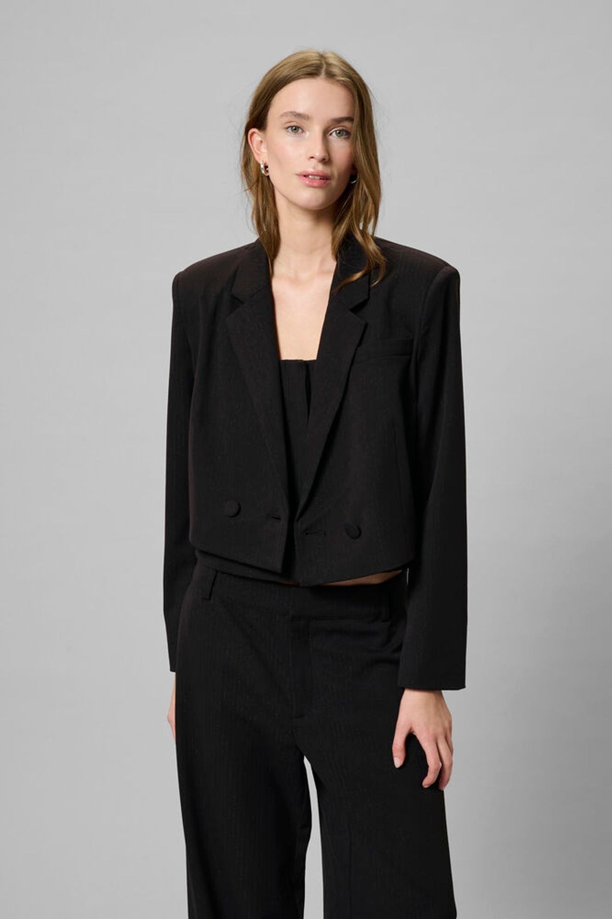 My Essential Wardrobe Reece Short Blazer In Black