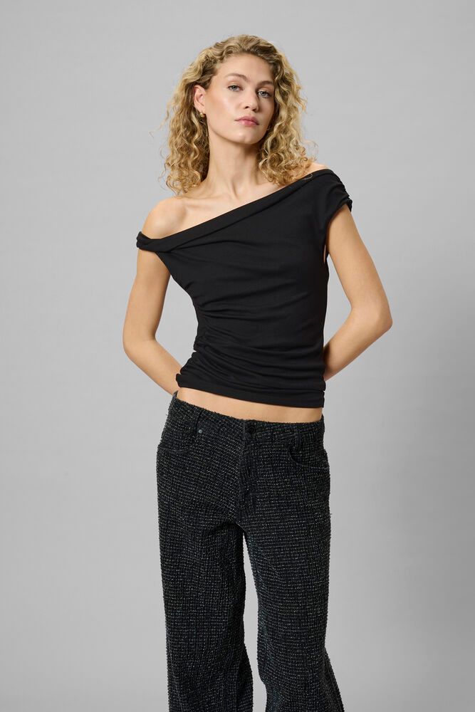 My Essential Wardrobe Giggo Top In Black