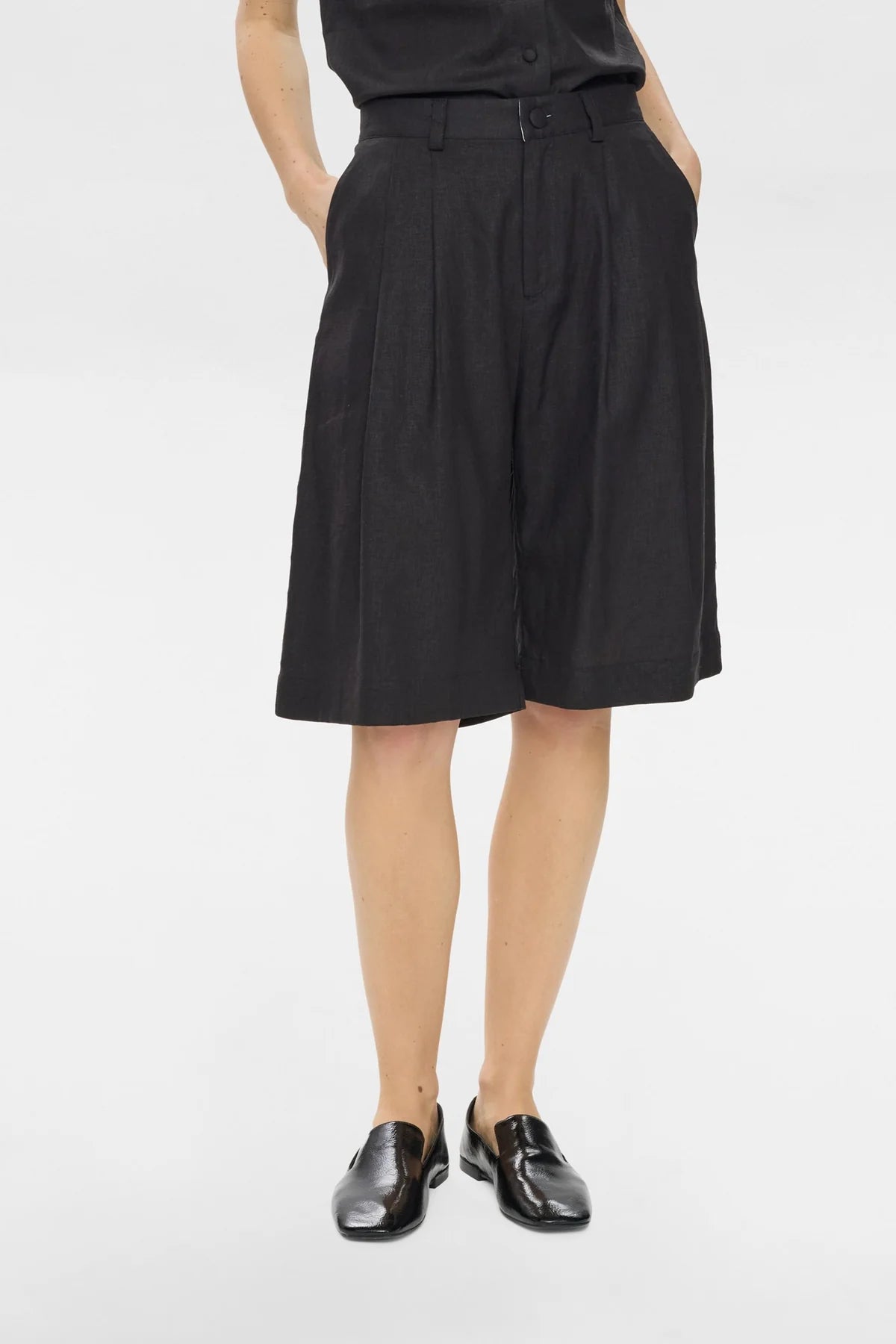 Numph Nualani Shorts In Caviar