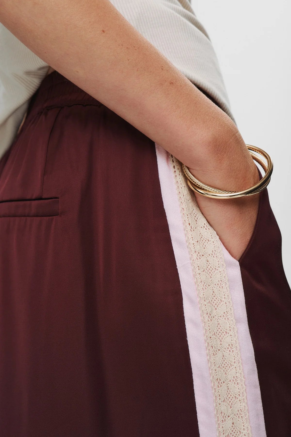 Numph Nusantina Pant Wine Tasting