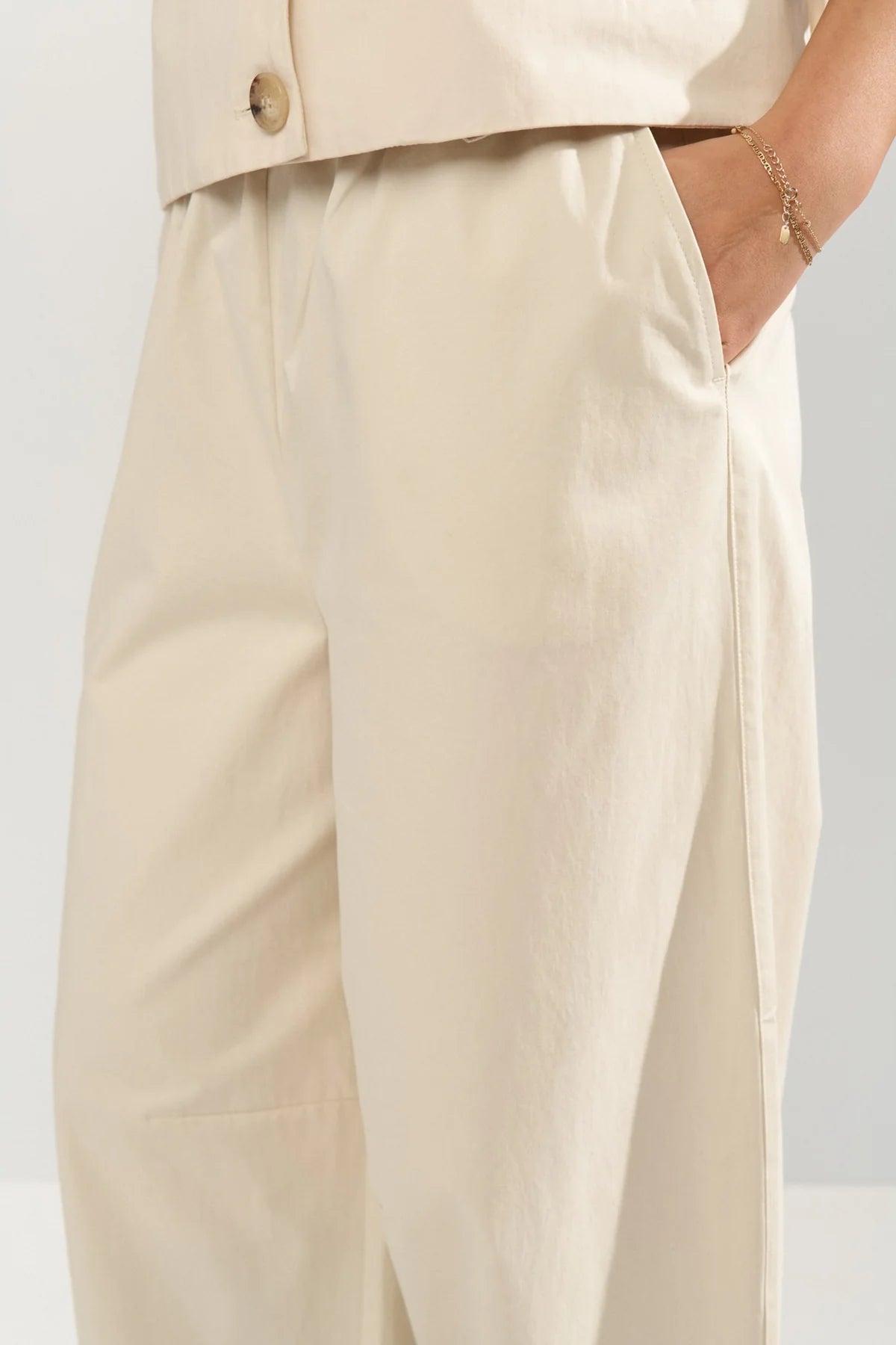 Numph Nusunna Cropped Pants In Whitecap Gray