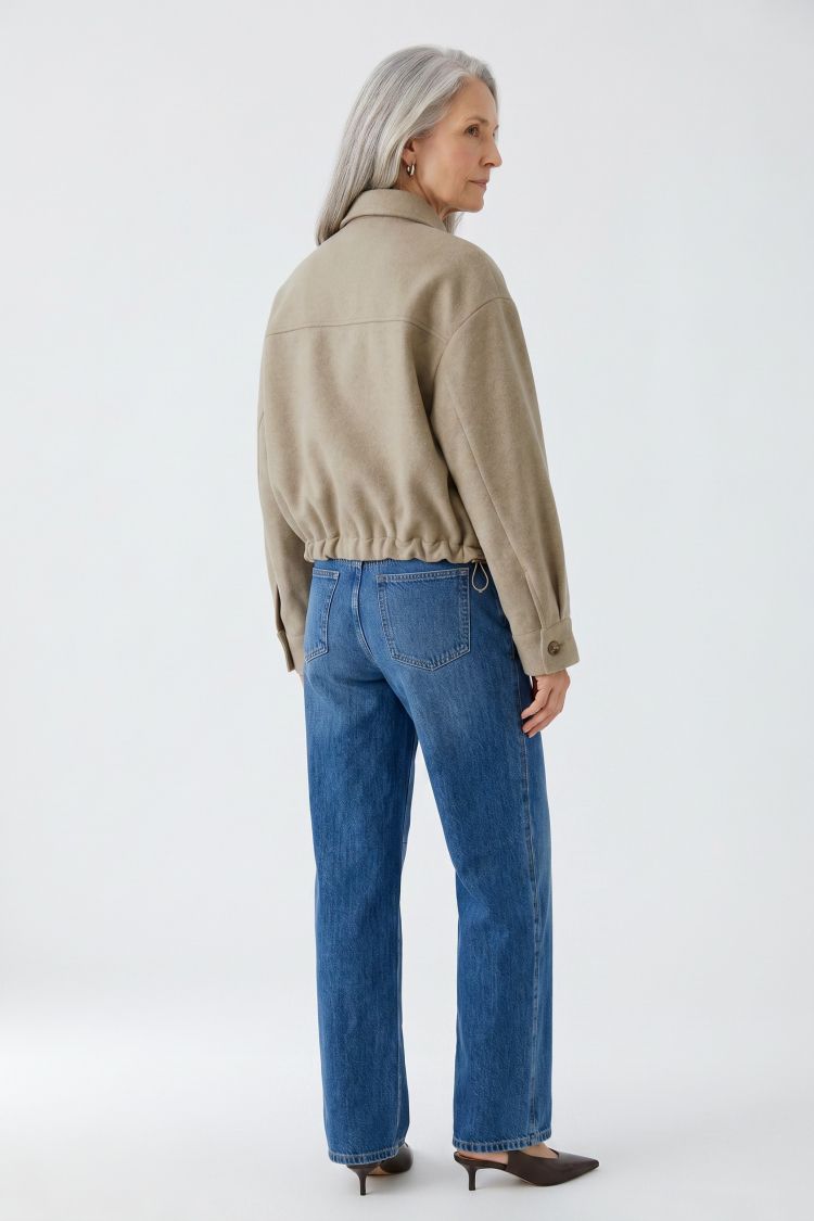Oui Short Shacked in Taupe 100246