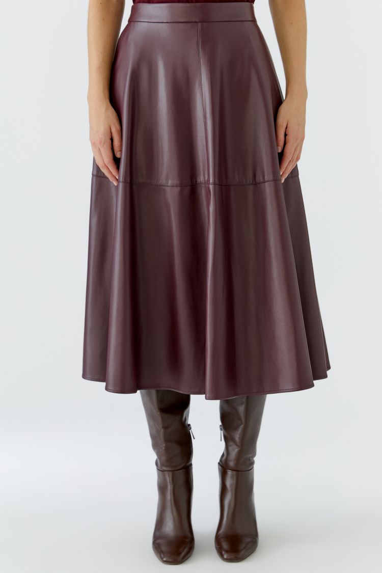 Oui Faux Leather Skirt in Bramble Berry 87352