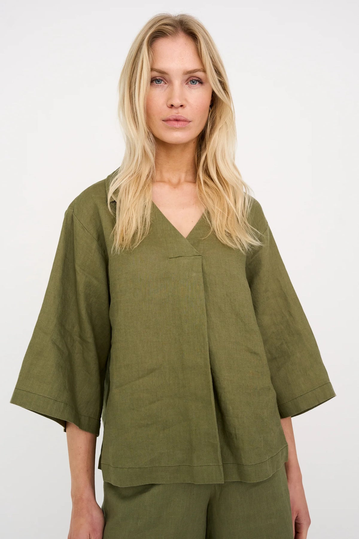Pieszak Lina Linen V-neck Blouse I Faded Green