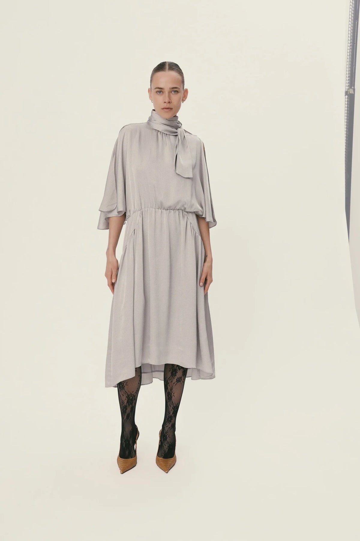 Stella Nova Butterfly Sleeved Dress in Pearl Grey
