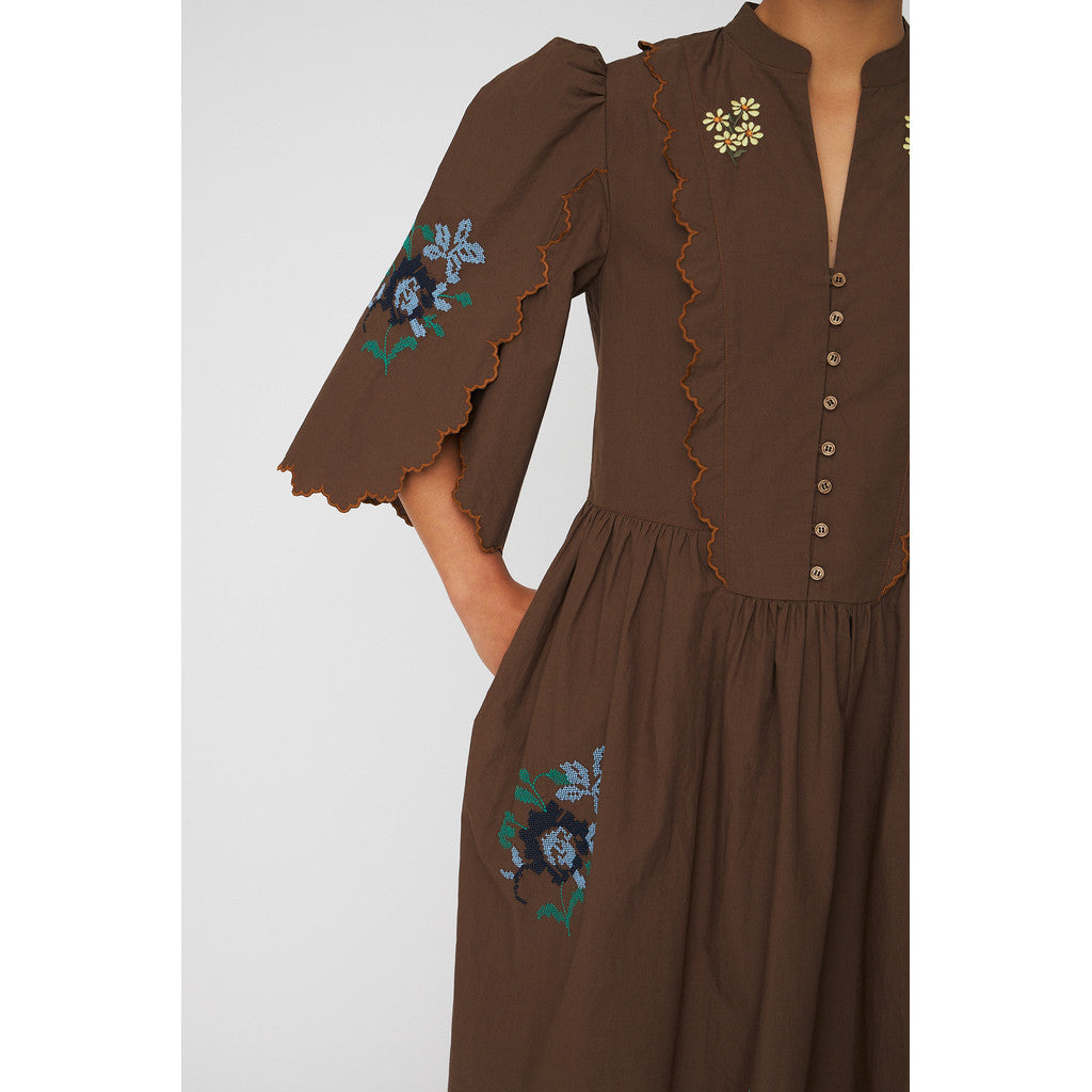 Stella Nova Embroidered Loose Midi Dress in Brown