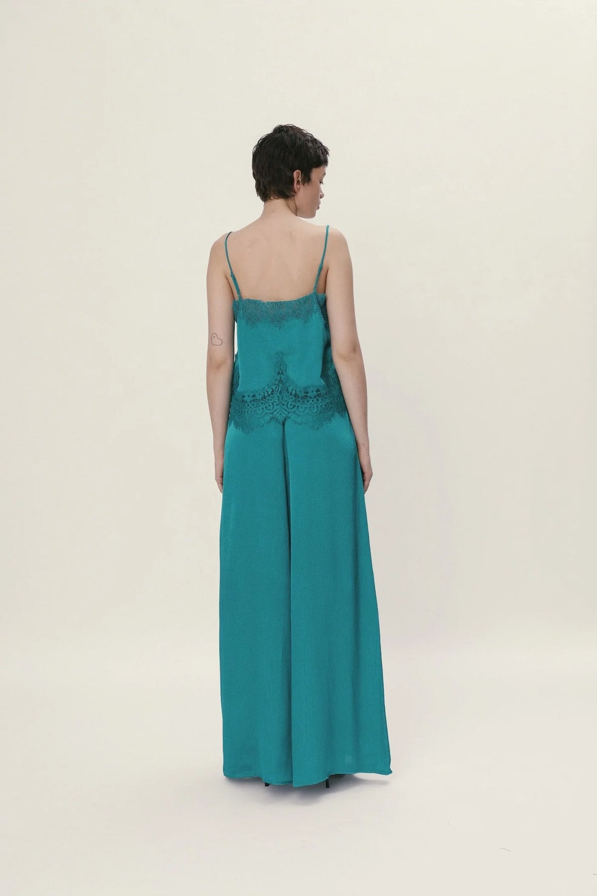 Stella Nova Underlayer Lace top in Emerald
