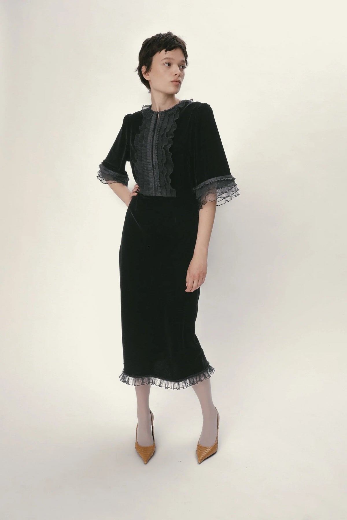 Stella Nova Velvet Midi Dress Black